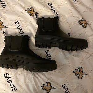 Womens stylish rain boots size 9